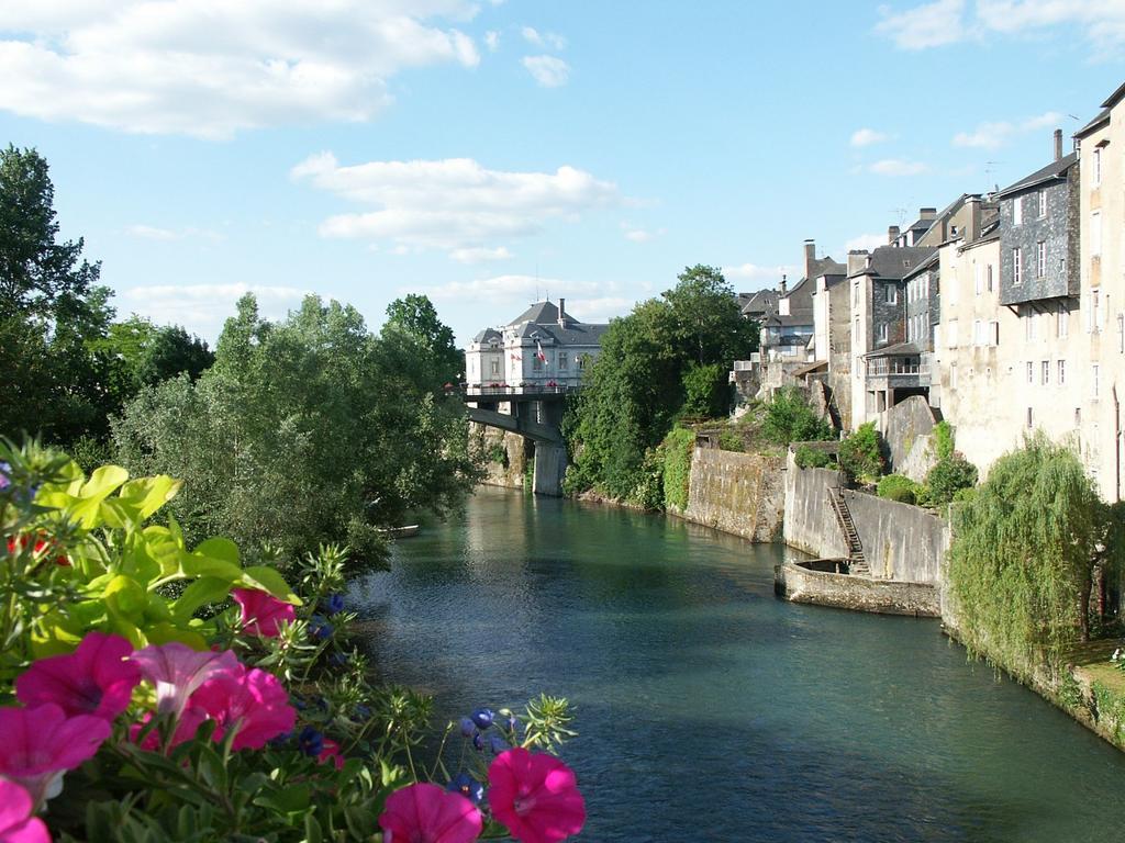 Couett'Hotel Oloron Sainte Marie Exterior photo